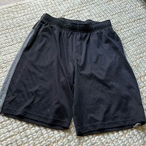 10/$25 Old Navy Go Dry men’s shorts size small